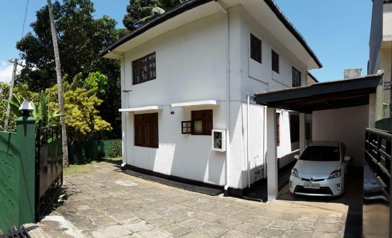 La Sachara Acomodação com café da manhã Kandy Exterior foto